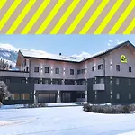 Hotel Und - Smart Alpine Stay